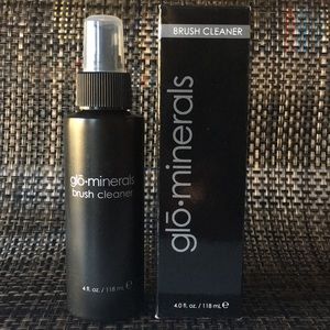 Brush Cleaner by Glo Minerals